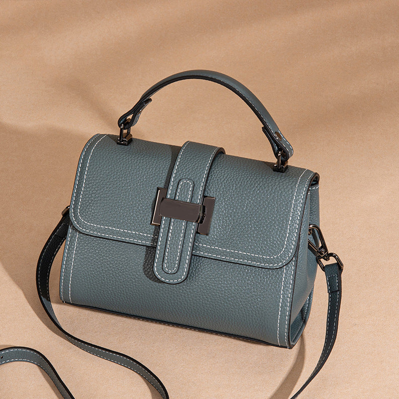 crossbody-bag-adjustable-strap-detail